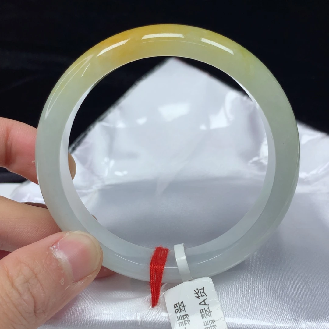 翡翠手镯（圆镯）未镶嵌60.5