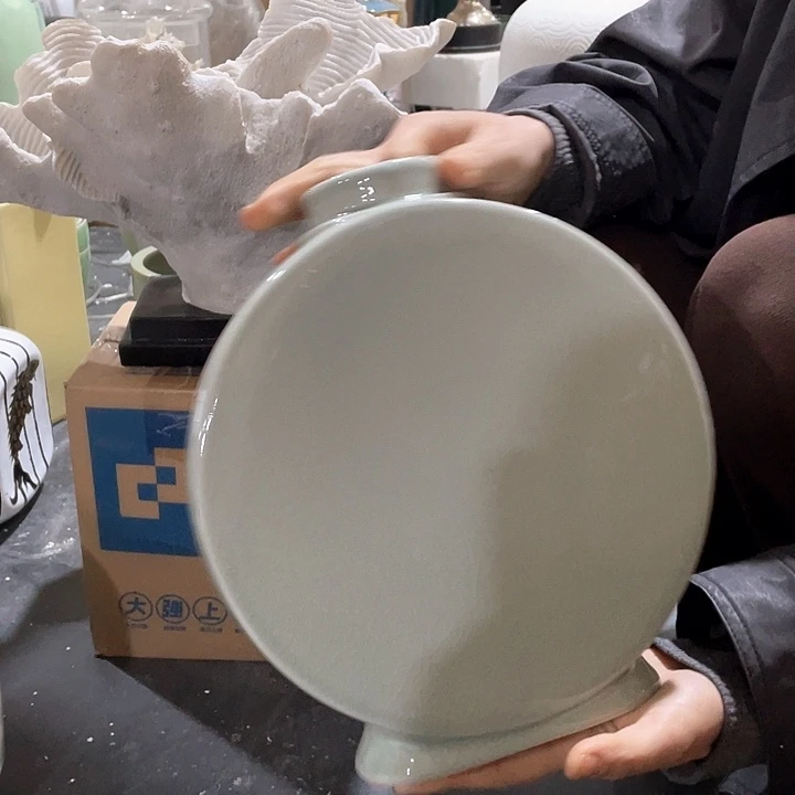 陶瓷花瓶，仿真绿植。