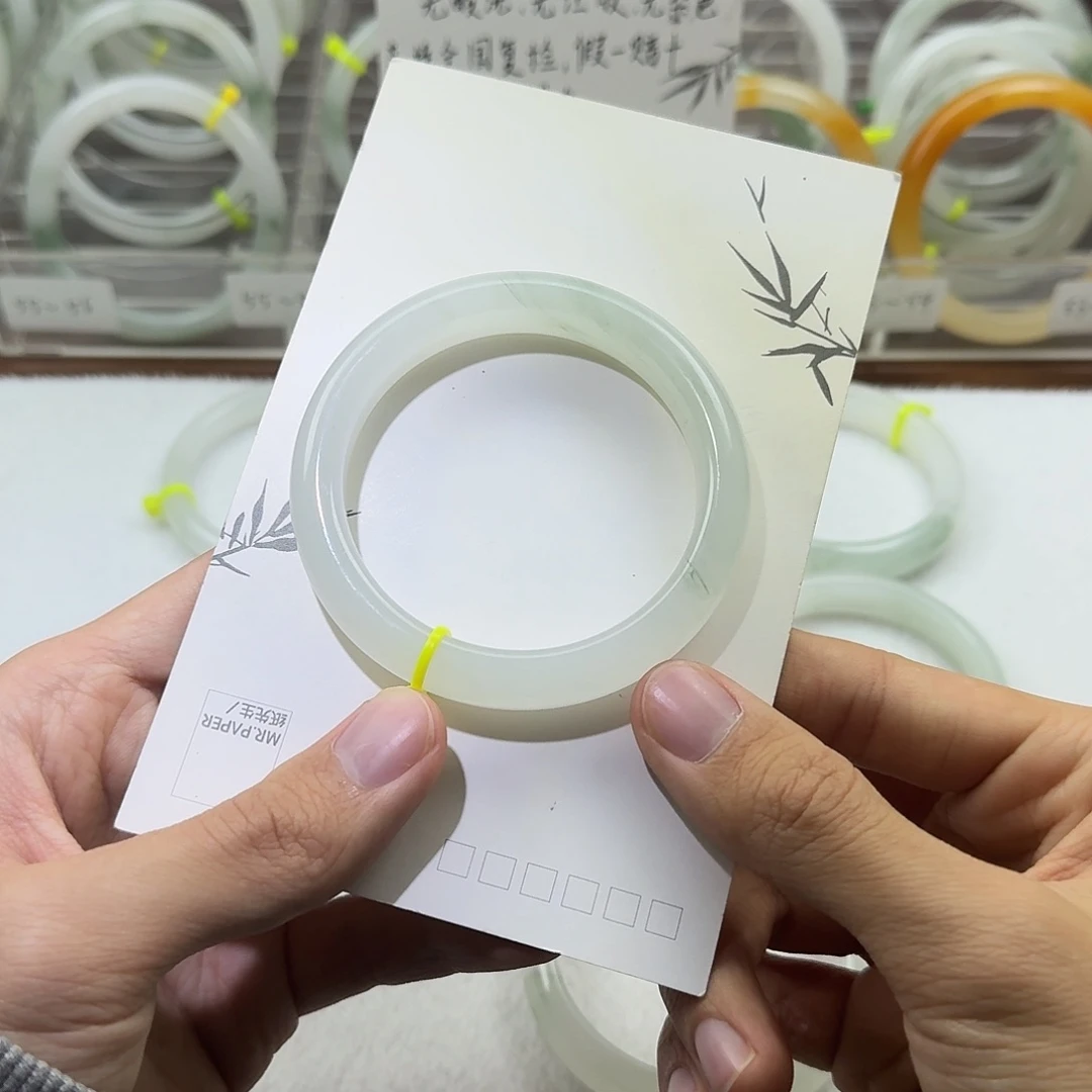 石英质玉（天山翠）未镶嵌手镯