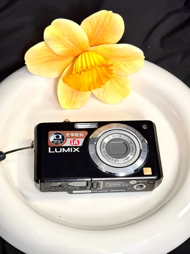 9新 Panasonic/松下 松下fs6 黑色 810万像素 高清冷白皮ccd数码