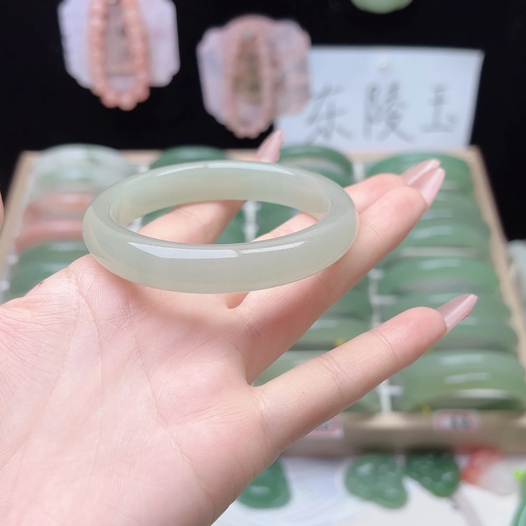 石英质玉未镶嵌手镯56