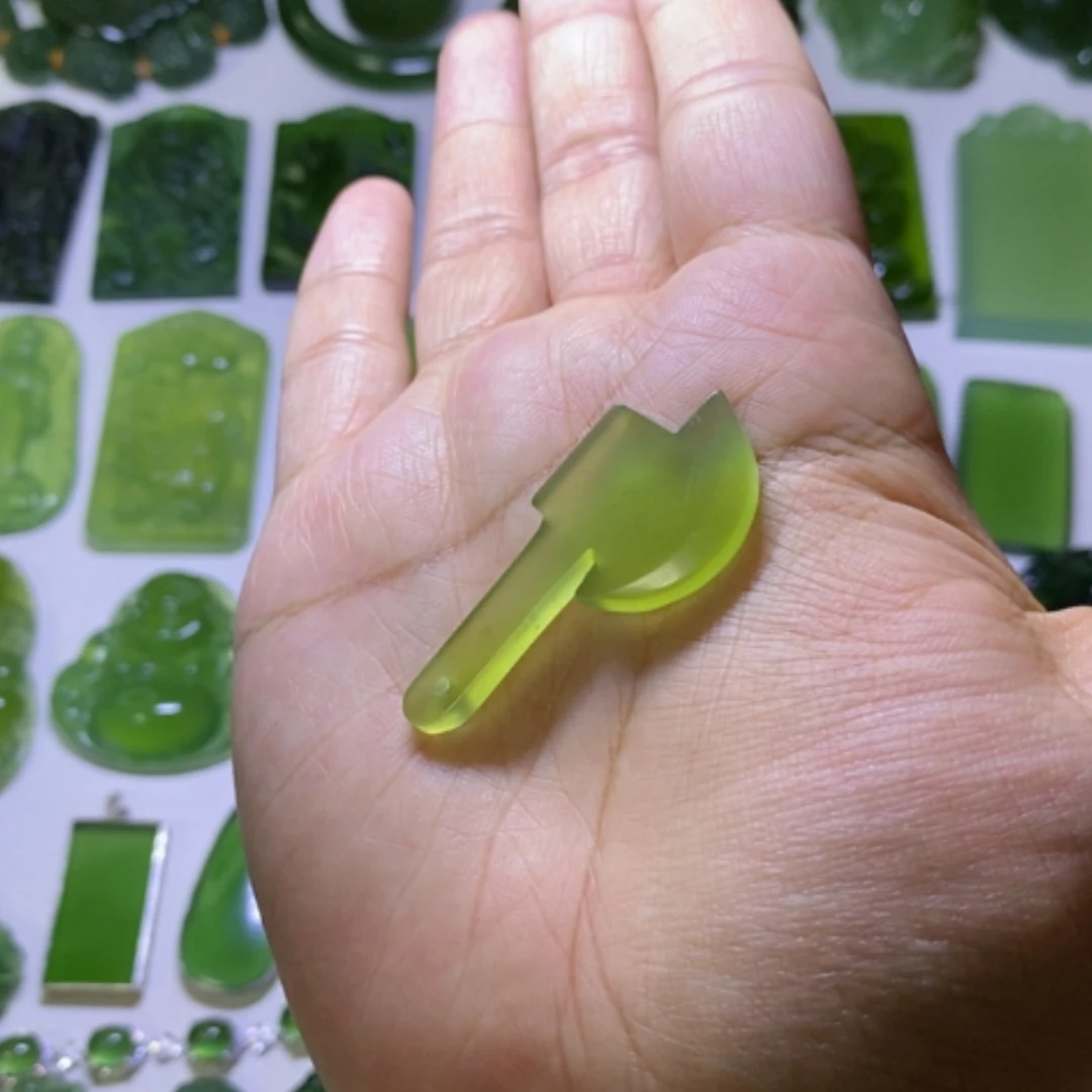 【闪购商品】未镶嵌蛇纹石玉颈饰