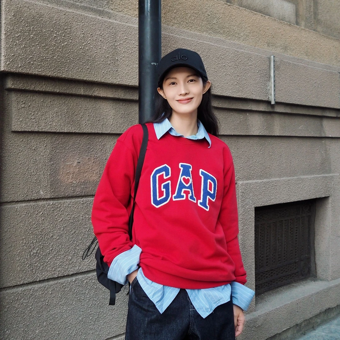 明星同款Gap男女装2025春季圈织爱心刺绣logo卫衣721023