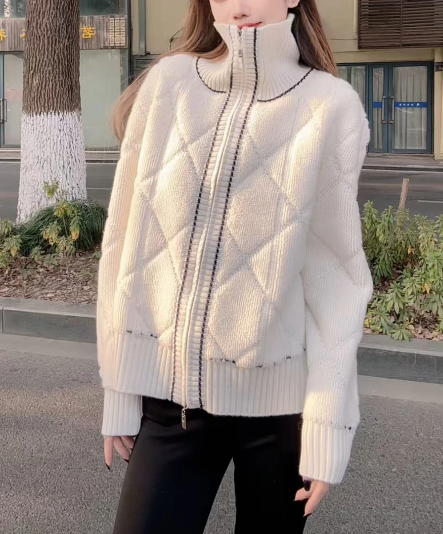 【100山羊绒】轻奢254666-时尚百搭圈圈绒菱形格圆领针织外套