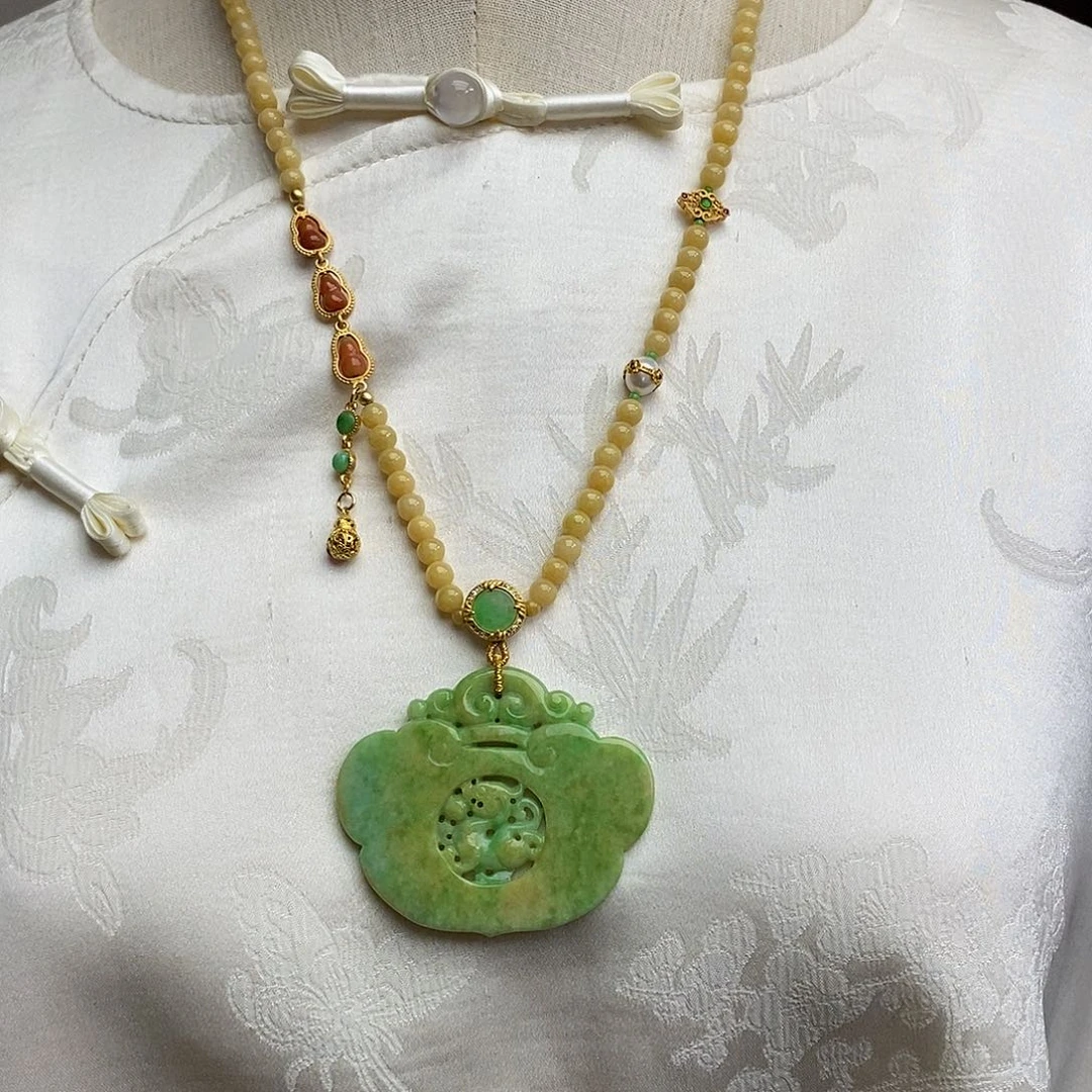 翡翠颈饰未镶嵌天然