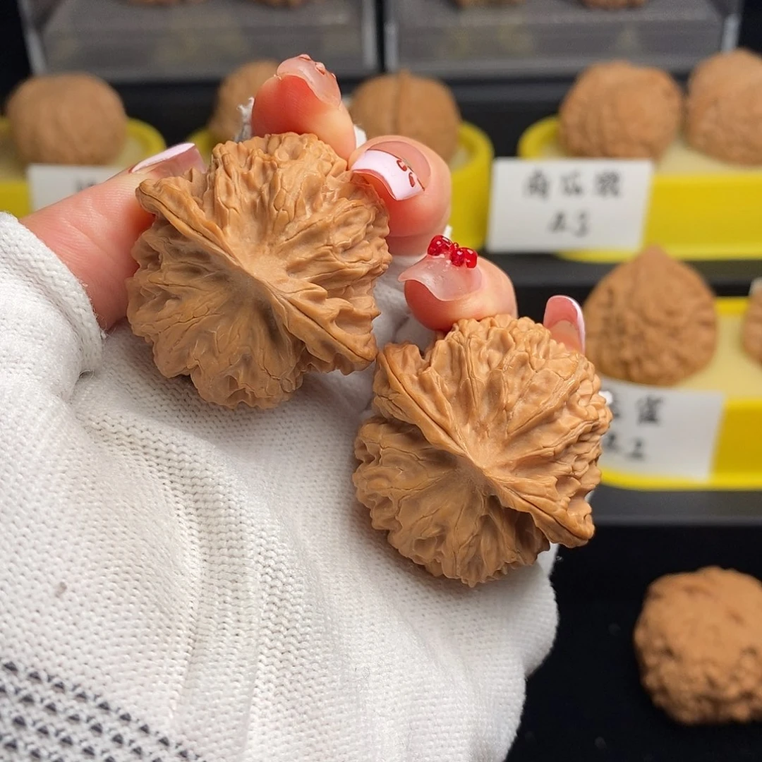 文玩核桃吊坠苹果