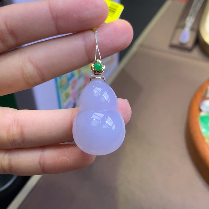 翡翠18K金镶嵌颈饰翡翠