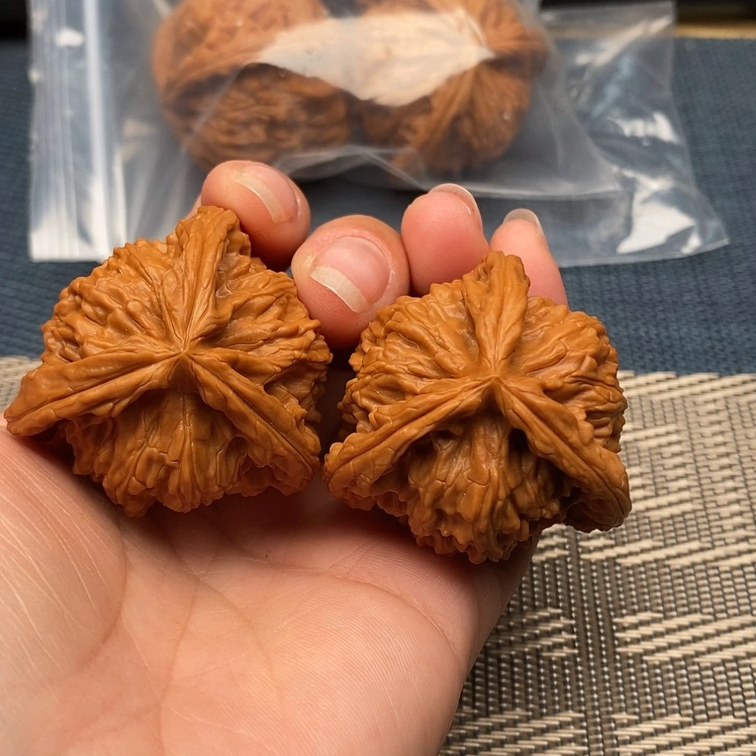 ****°吊坠文玩核桃三棱