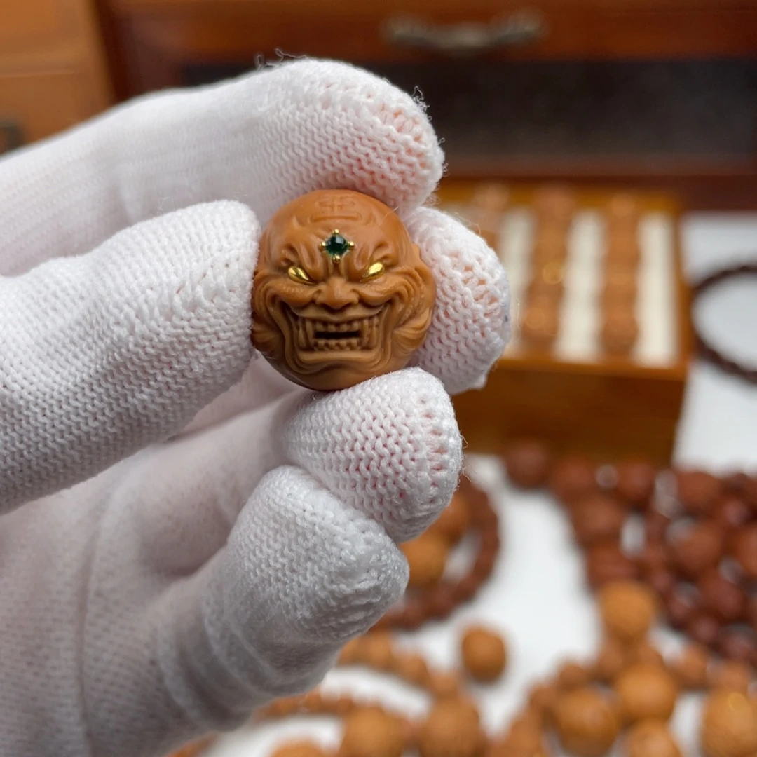 姜***，吊坠猴头核桃猴头核桃雕刻