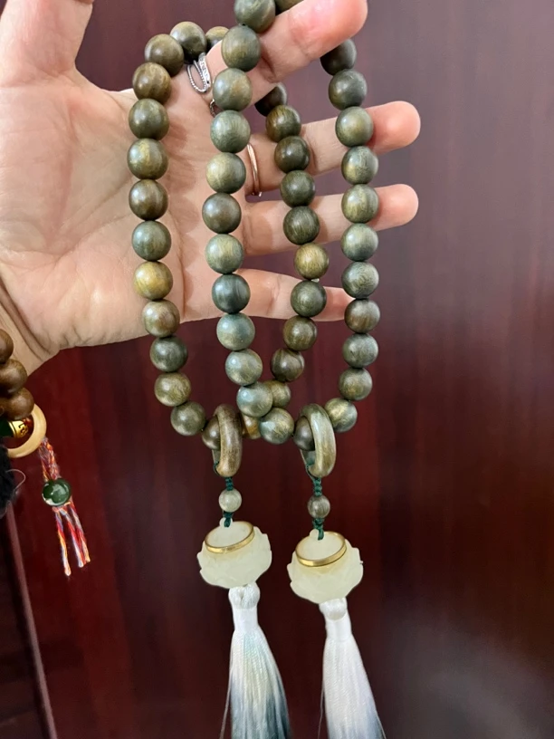 （桃花）绿檀手持一条