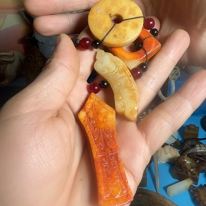 和田玉未镶嵌把件