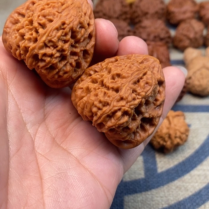 文玩核桃把件思**厚核桃