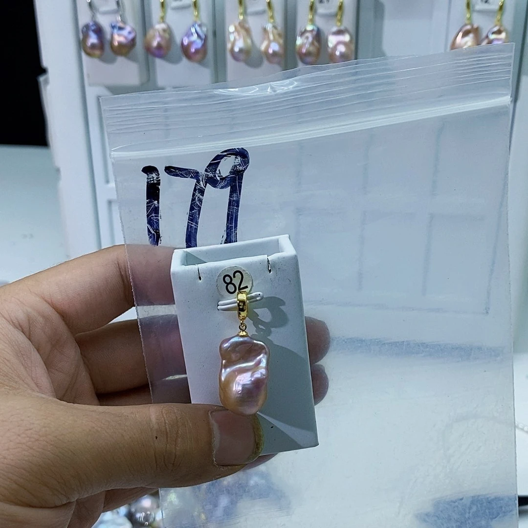 淡水珍珠合金颈饰