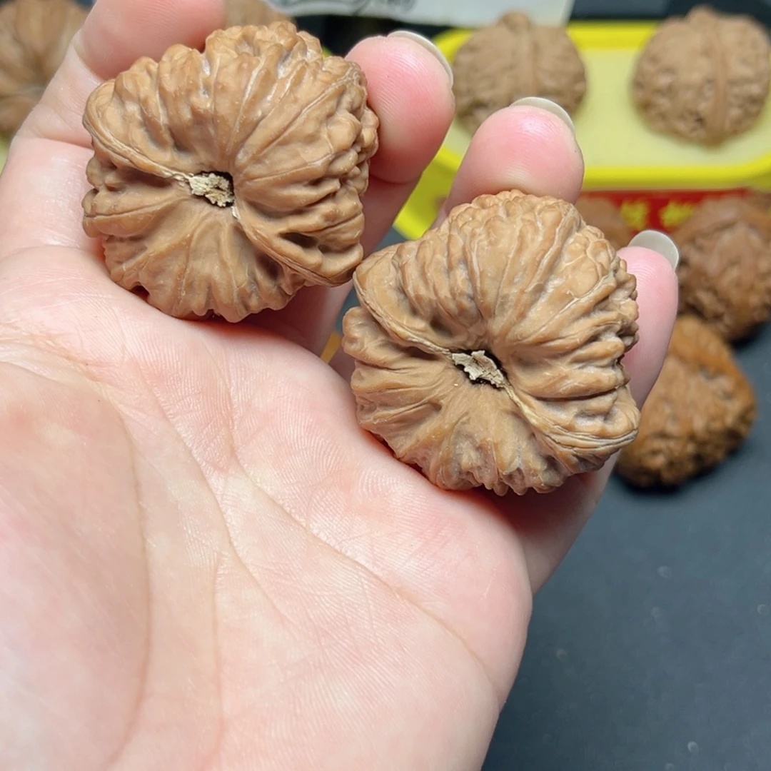 文玩核桃一物一拍48尺平谷凹底