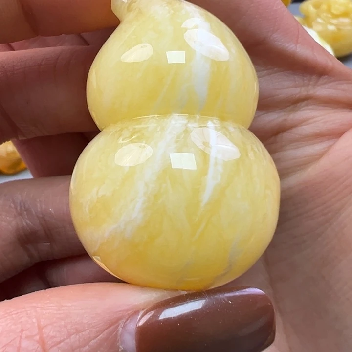 蜜蜡未镶嵌珠宝奇石