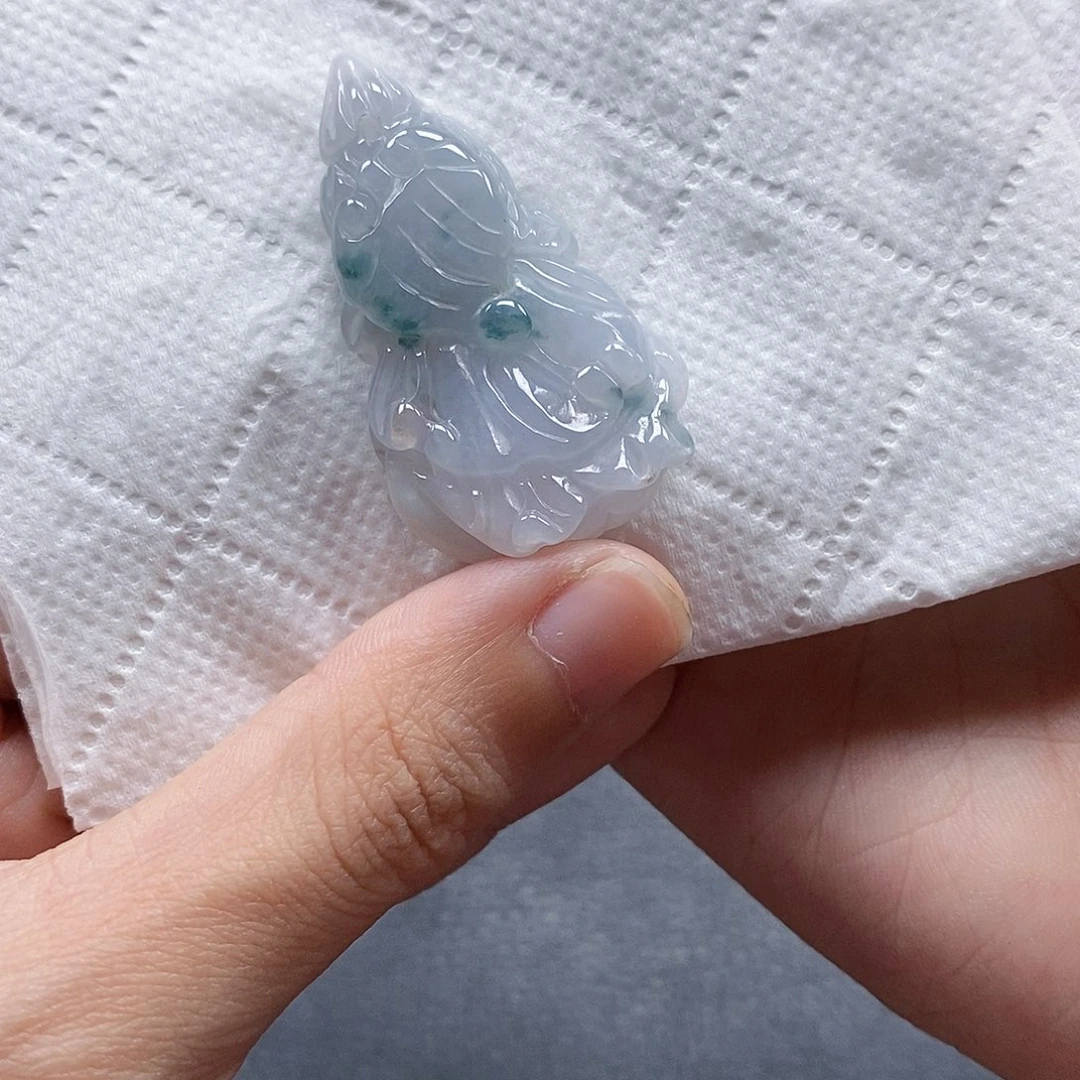 翡翠颈饰未镶嵌闪