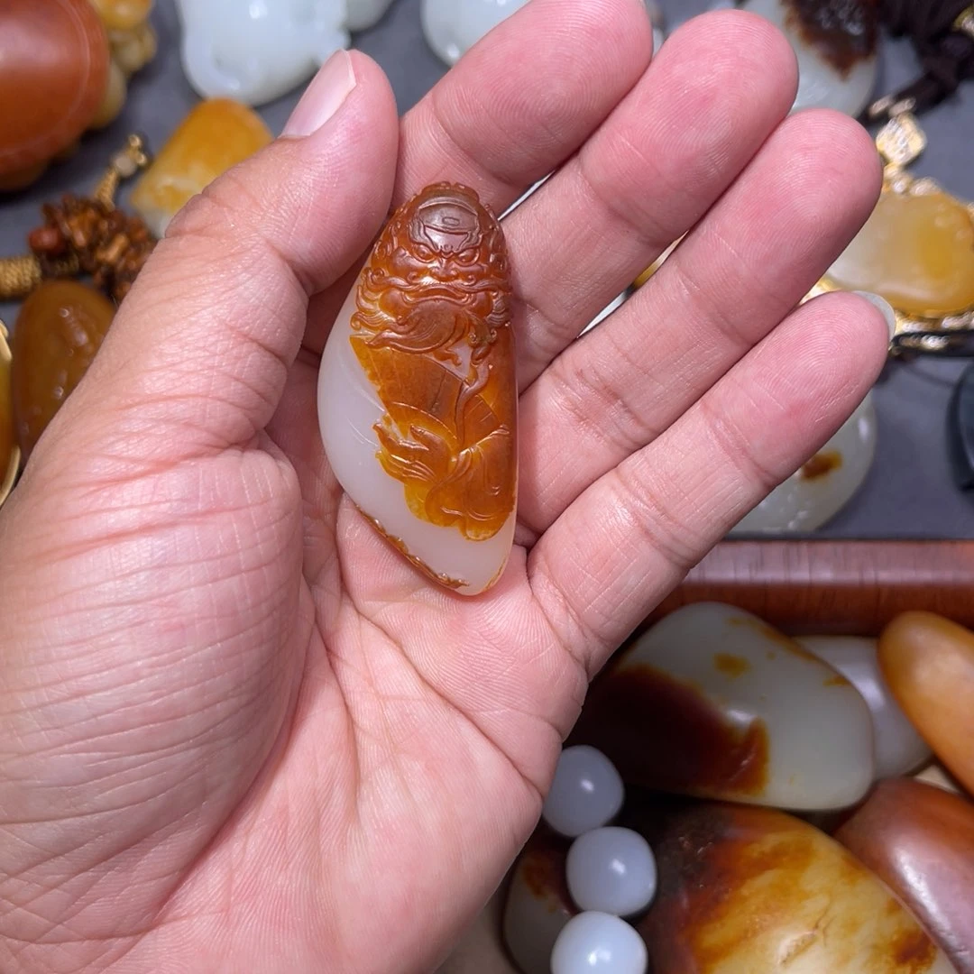 和田玉未镶嵌颈饰刘*然