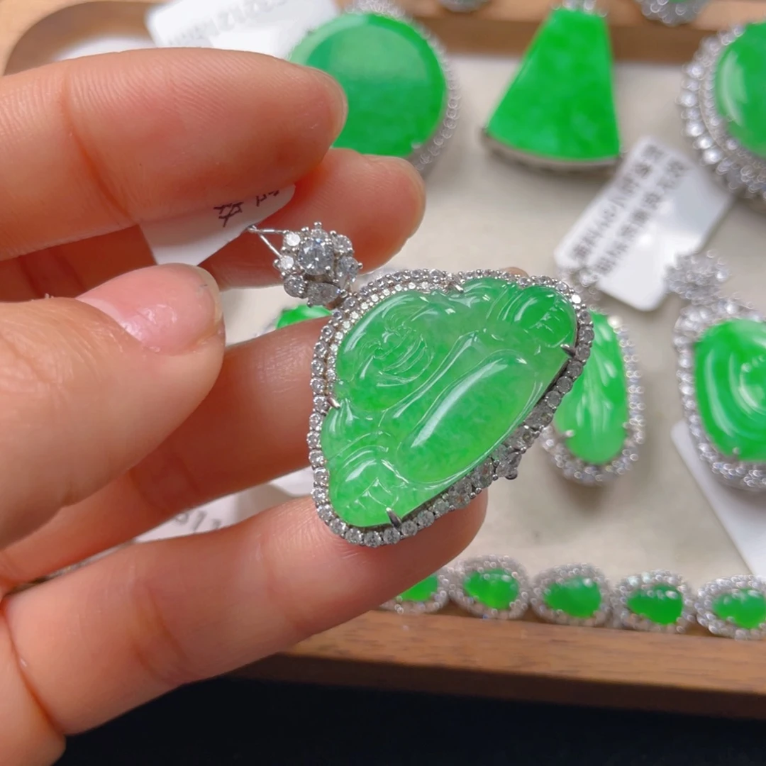 翡翠颈饰银S925镶嵌翡翠
