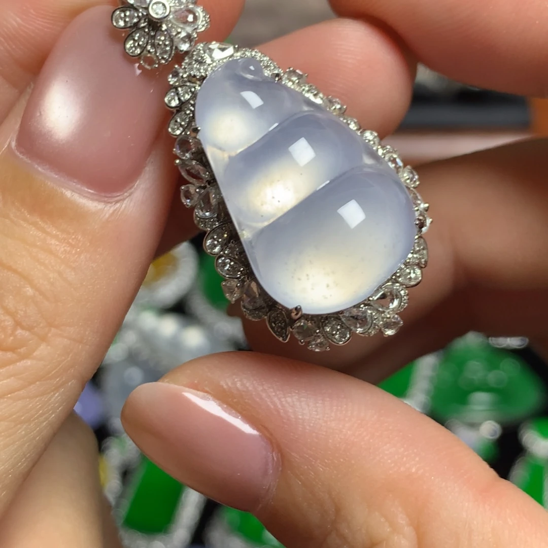 翡翠18K金镶嵌吊坠(不含链)豆子