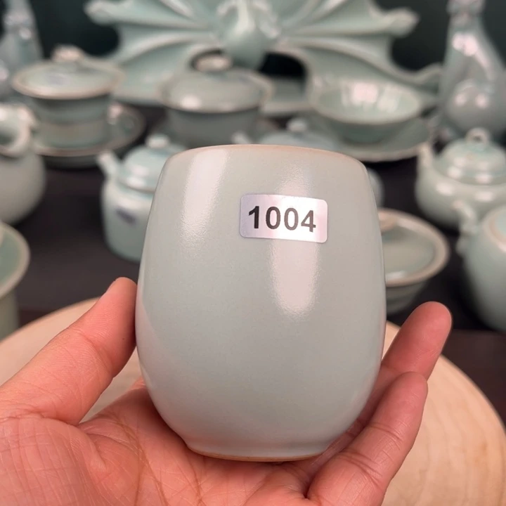 杯阿****）1004月白釉闻香杯，浮力