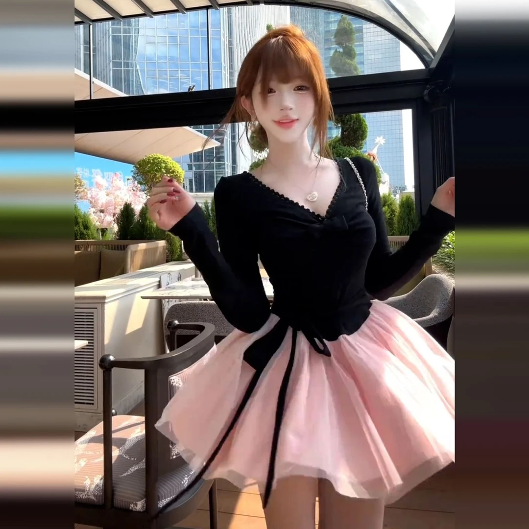 法式赫本风黑色v领连衣裙子女装秋冬季2025新款粉色网纱芭蕾短裙