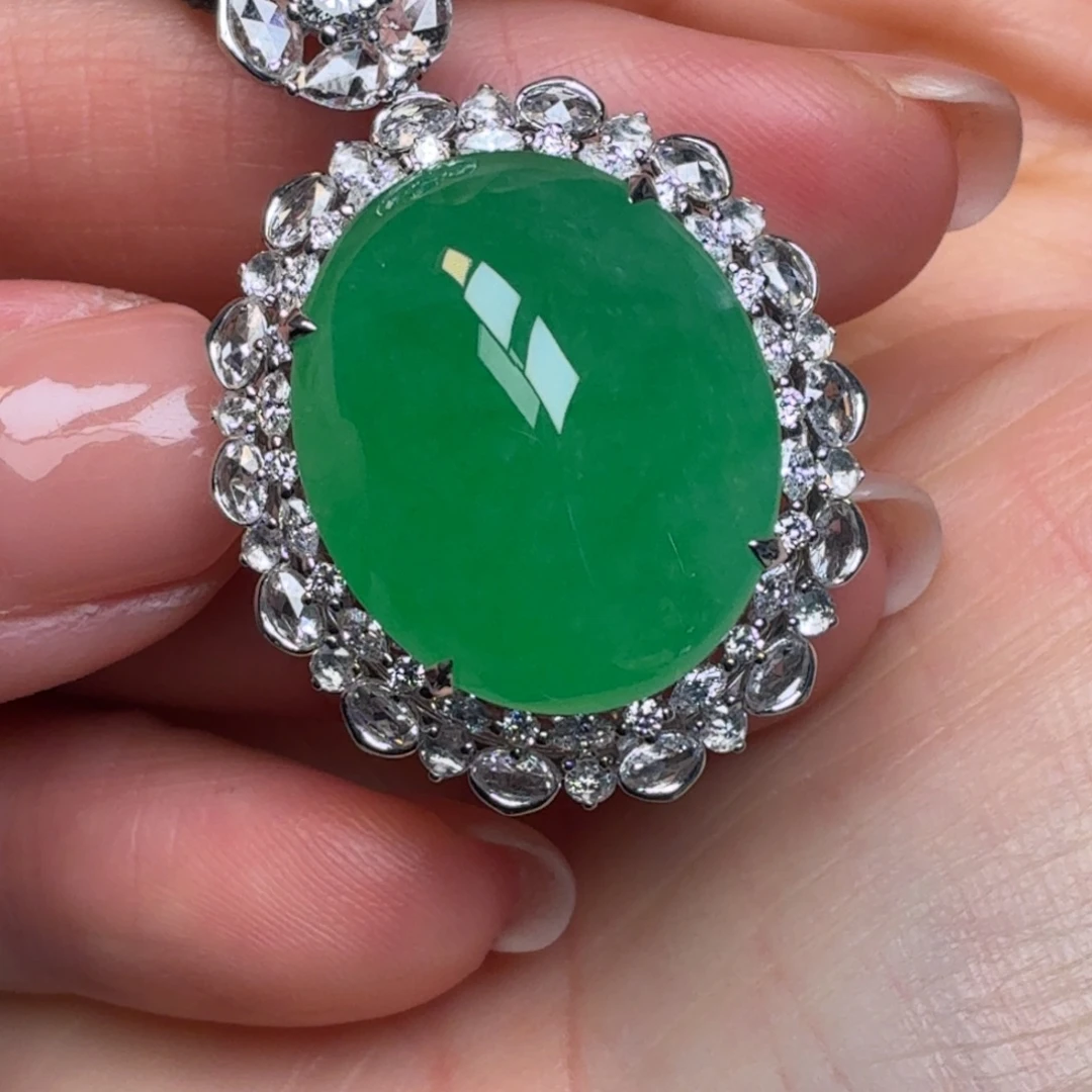 翡翠18K金镶嵌耳饰