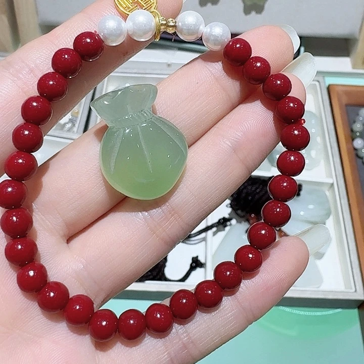 石英质玉合金颈饰