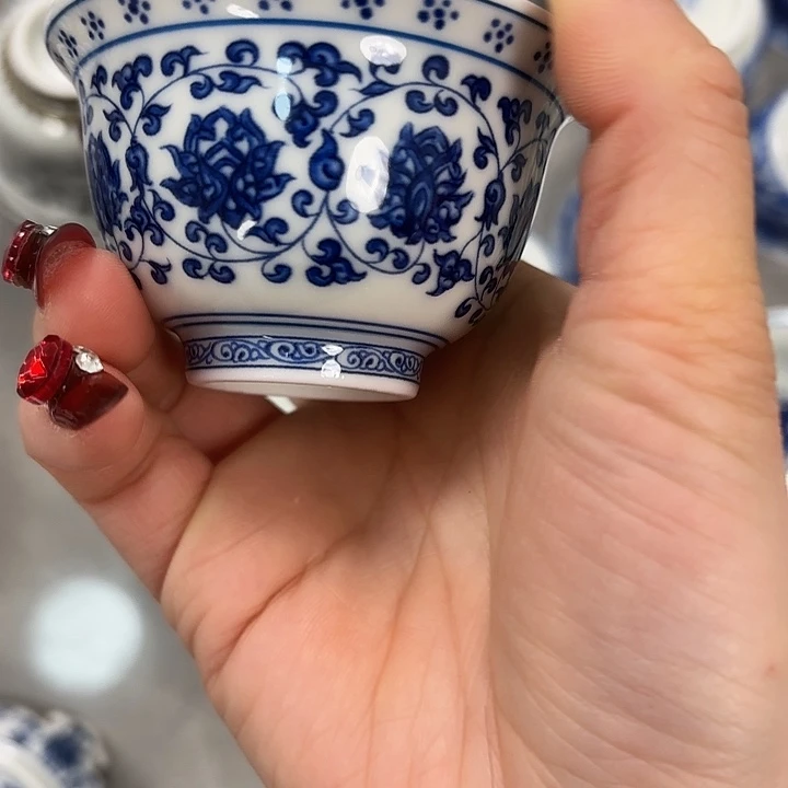 摆件陶青花缠枝连压手客杯
