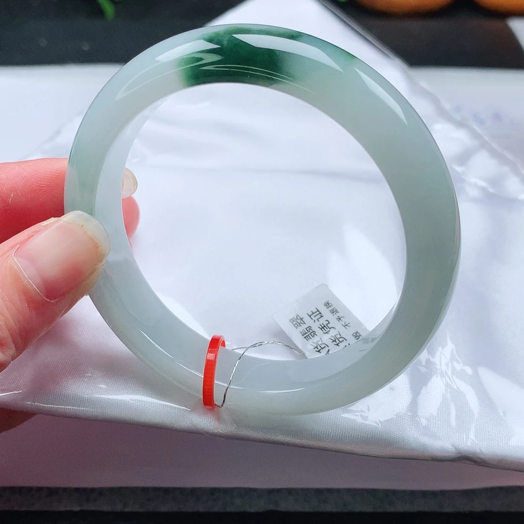 翡翠手镯未镶嵌57圈