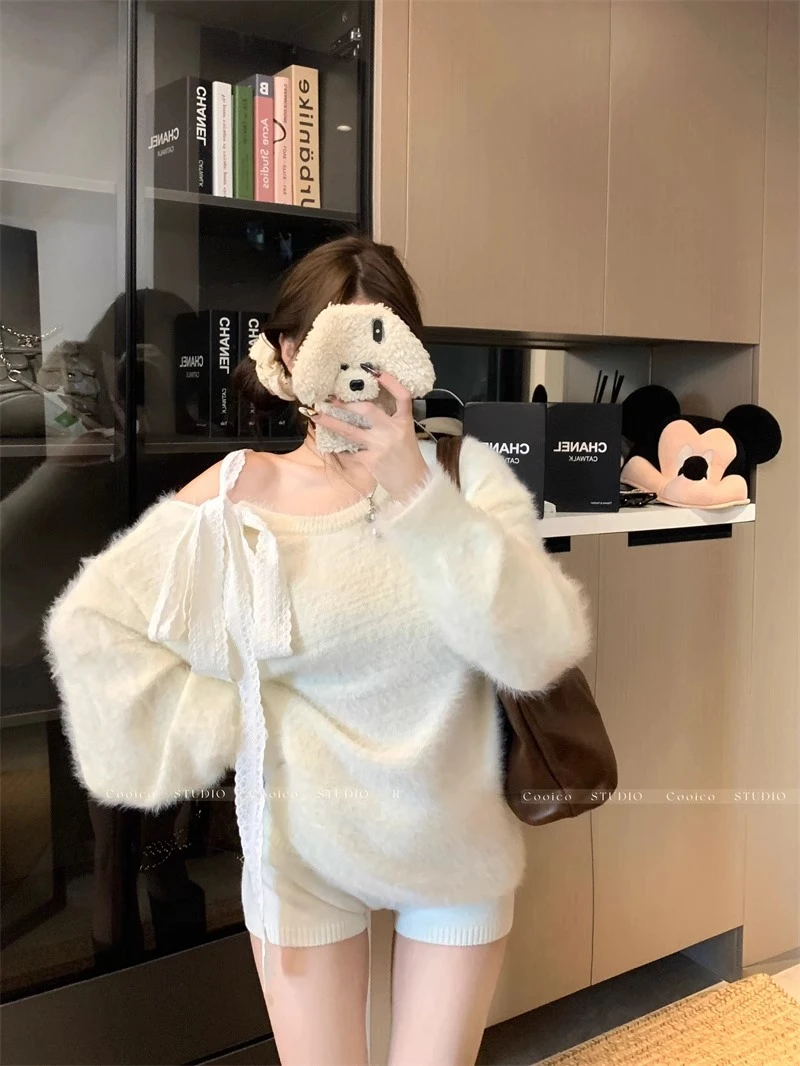 软糯毛绒绒斜肩毛衣女秋冬长袖套头针织衫杏色温柔风宽松休闲上衣