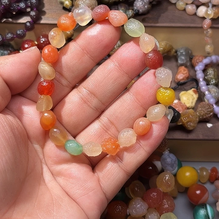 阿拉善彩玛瑙手串