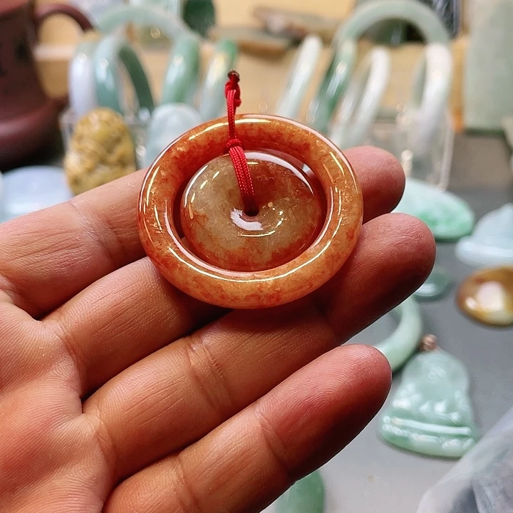 翡翠未镶嵌颈饰翡翠子母扣（烧红）