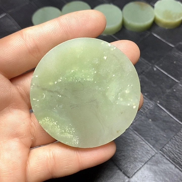 和田玉毛料未镶嵌