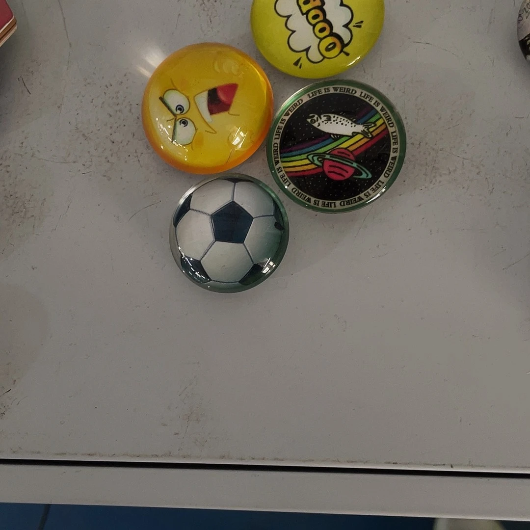 摆件噢* 微瑕。