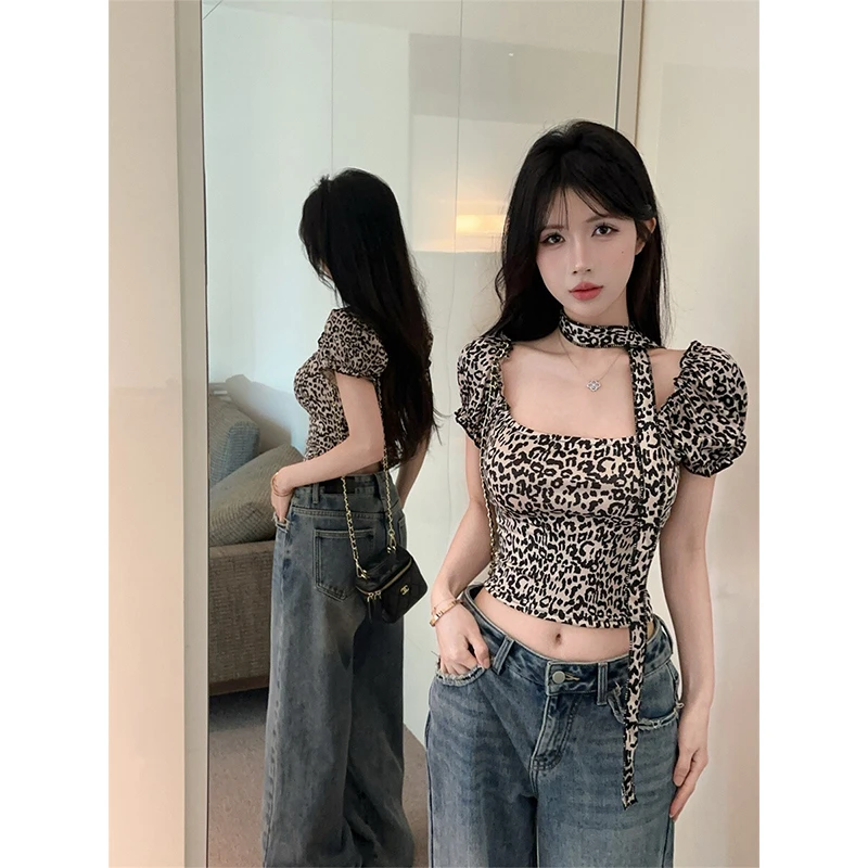 性感辣妹豹纹设计感方领飘带泡泡袖短款上衣女高腰长款牛仔裤套装