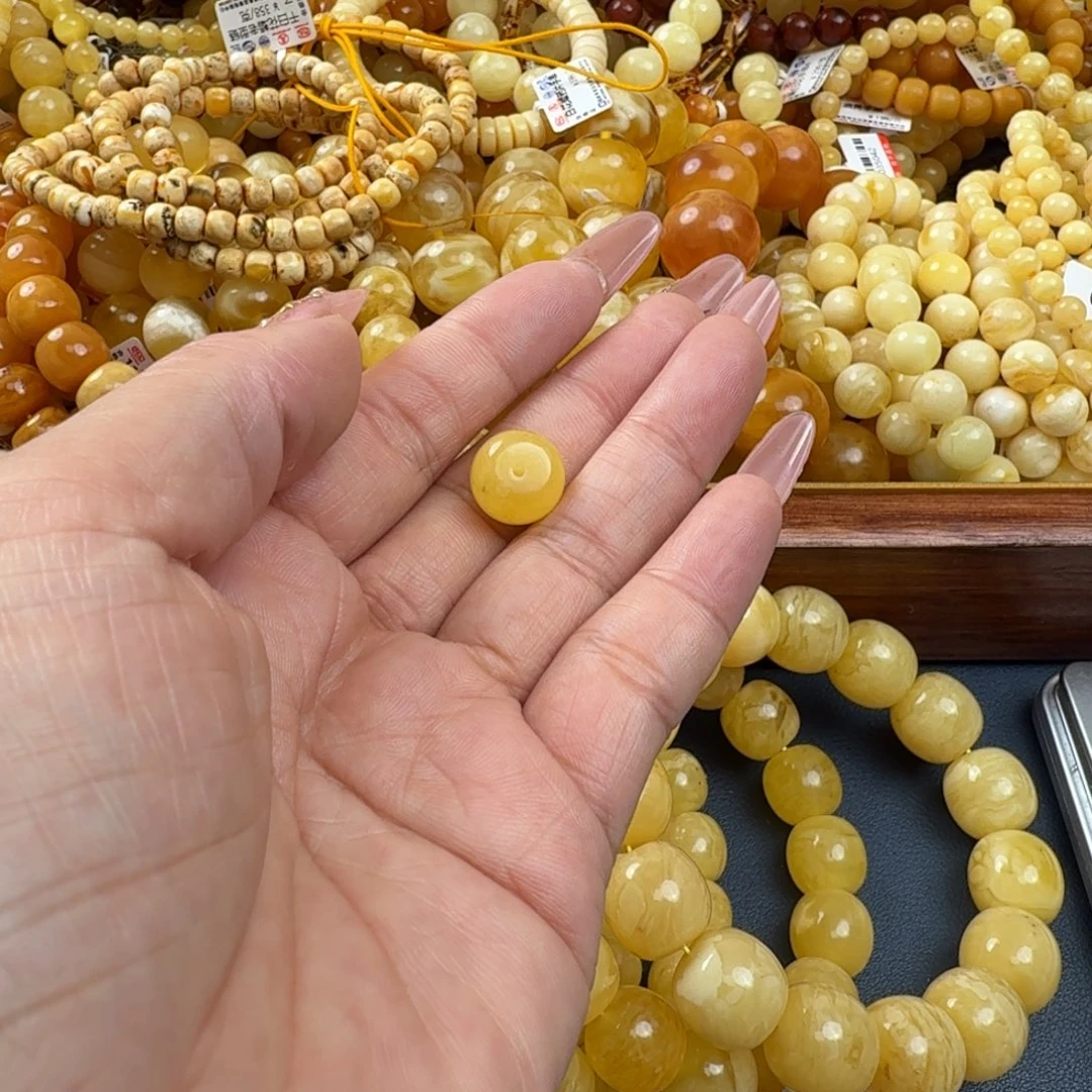 琥珀未镶嵌珠宝奇石