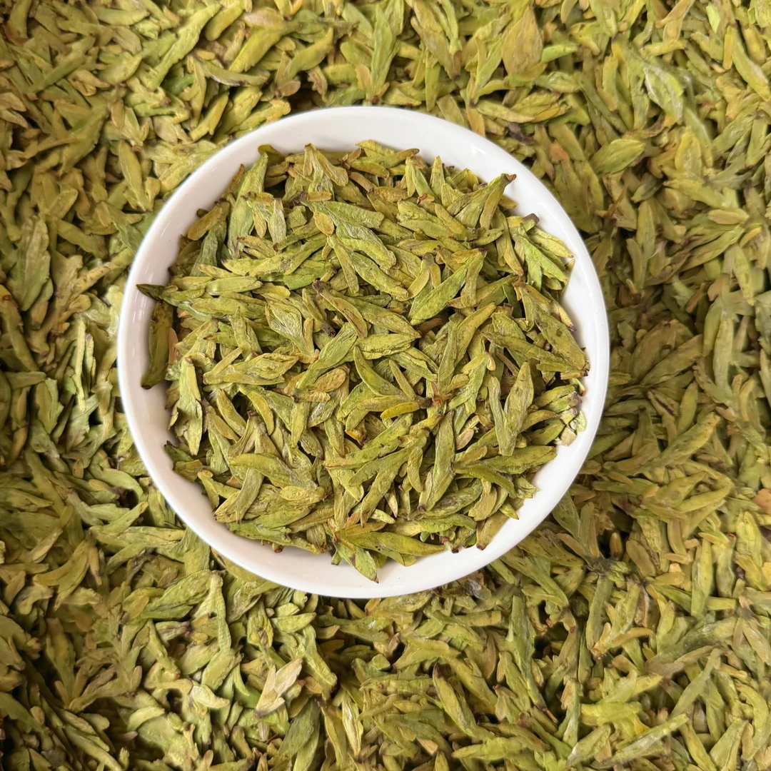 王大鹏 2025新茶乌牛早茶种绿茶明前精品小芽豆香型125克罐装