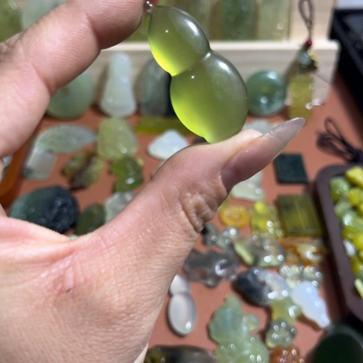 蛇纹石玉合金颈饰