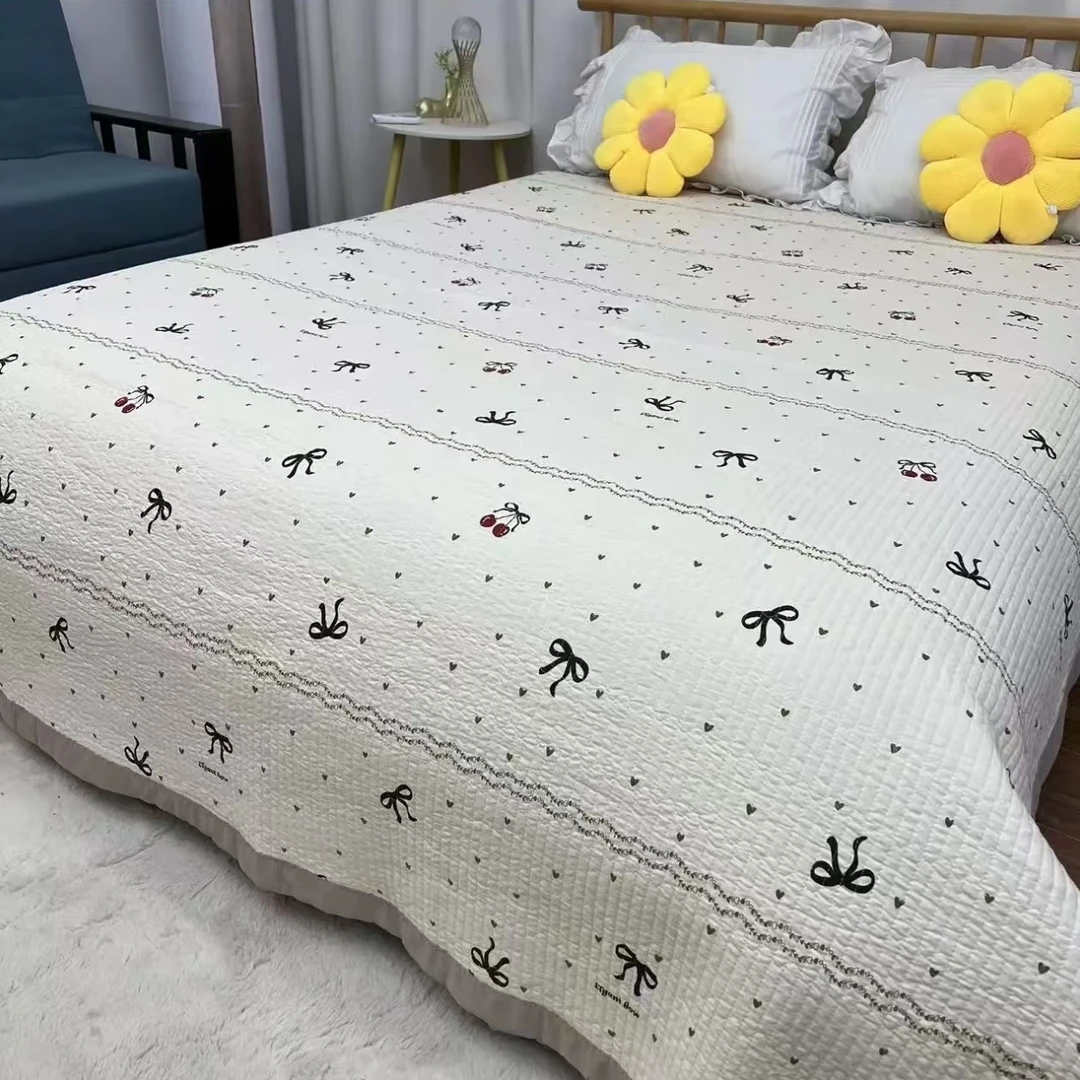 【米色蝴蝶结水洗棉绗绣】200cm*230cm（正负5厘米误差）夹棉床盖