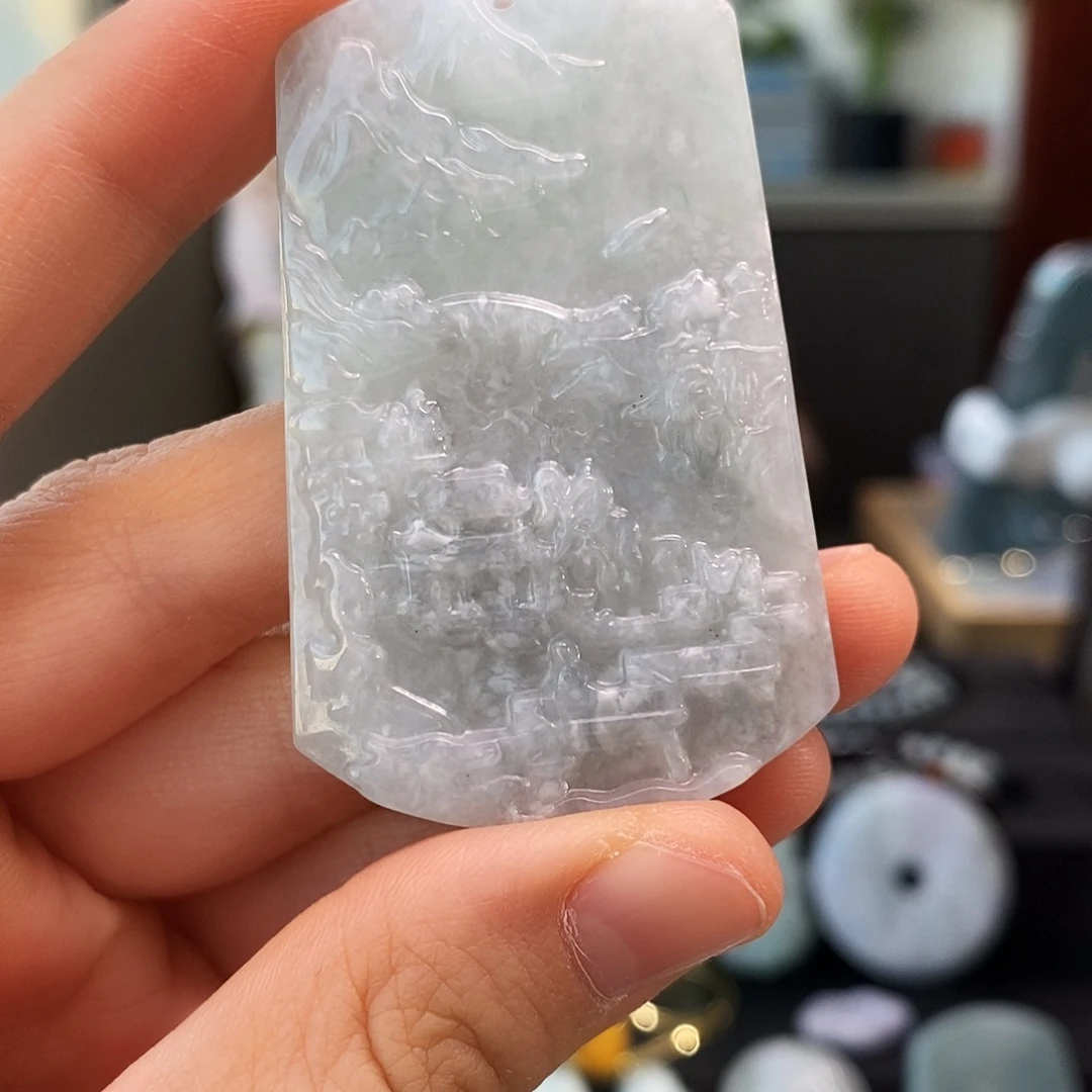 翡翠未镶嵌颈饰山水