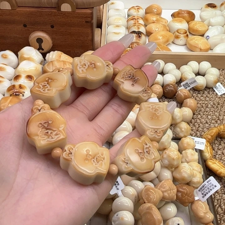 手串菩提根/象牙果11.18.23象牙果炭烤兔兔饼干