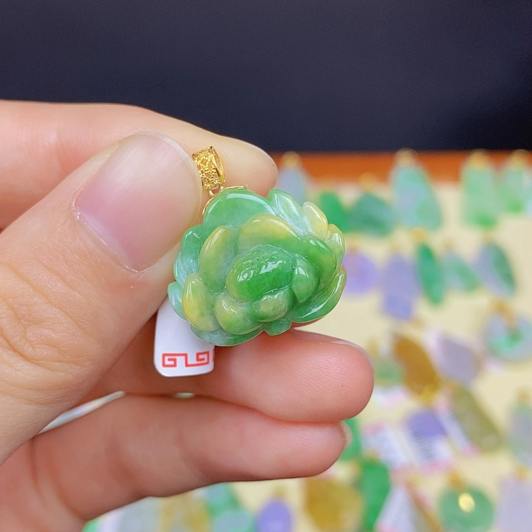 翡翠颈饰18K金镶嵌翡翠