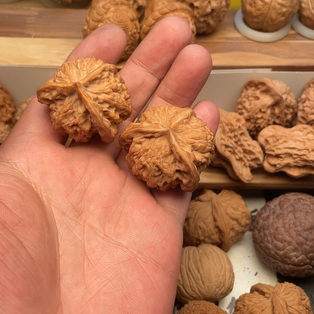 M***u吊坠文玩核桃三楞