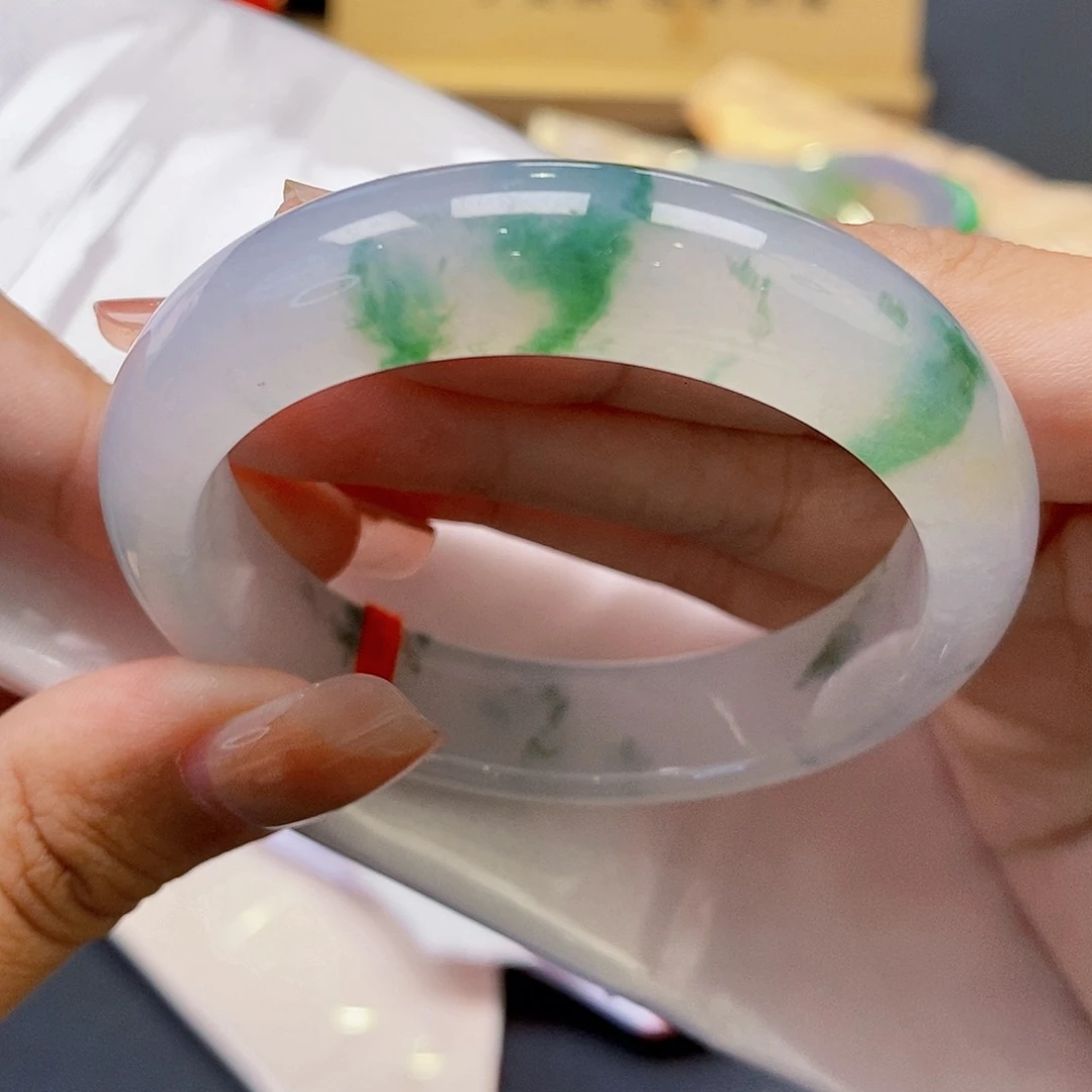 翡翠手镯未镶嵌51圈口正