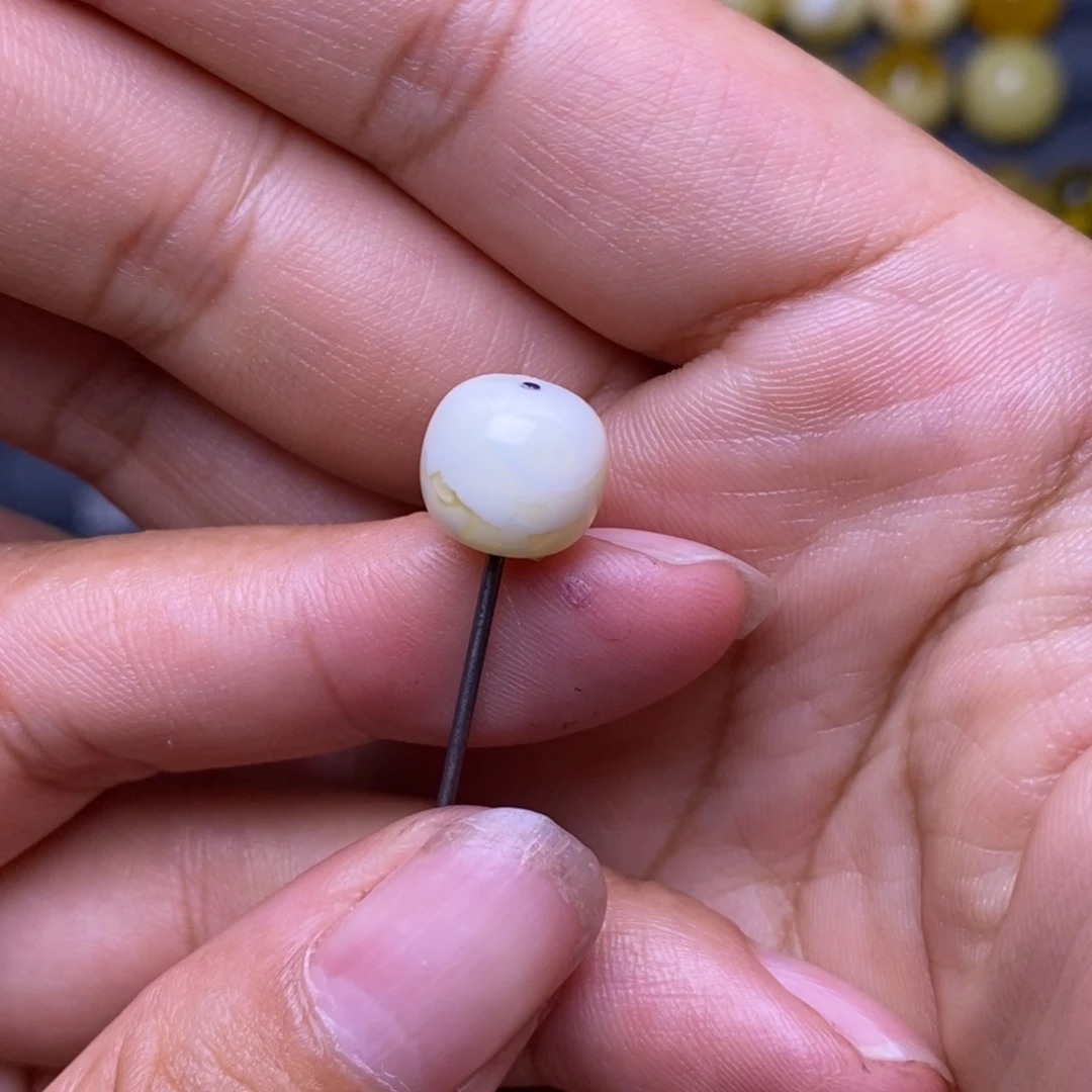 琥珀未镶嵌裸石瓷白妖花荷包蛋老型10.3*9.3mm