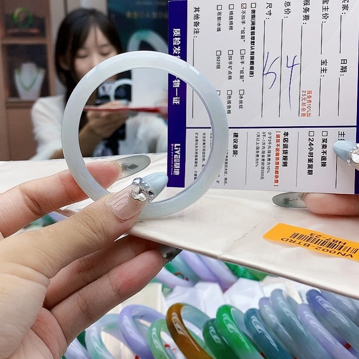 翡翠手镯未镶嵌t