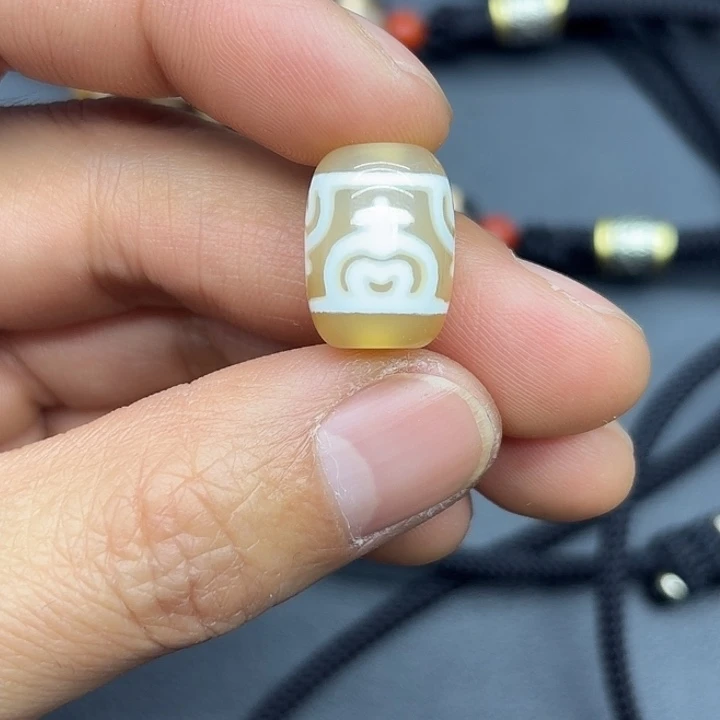 玛瑙/玉髓散珠宝瓶 12