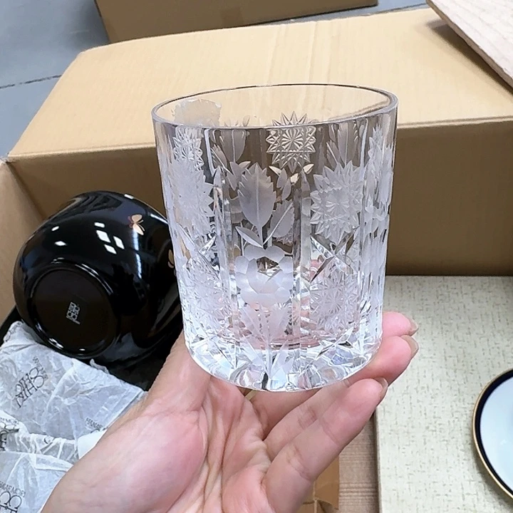 精品瓷器。