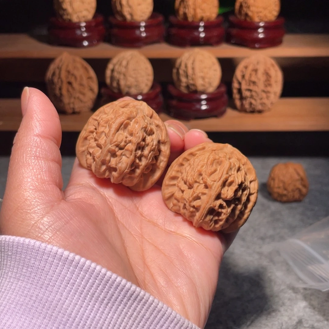 把件核桃三角白全品油蜡皮40