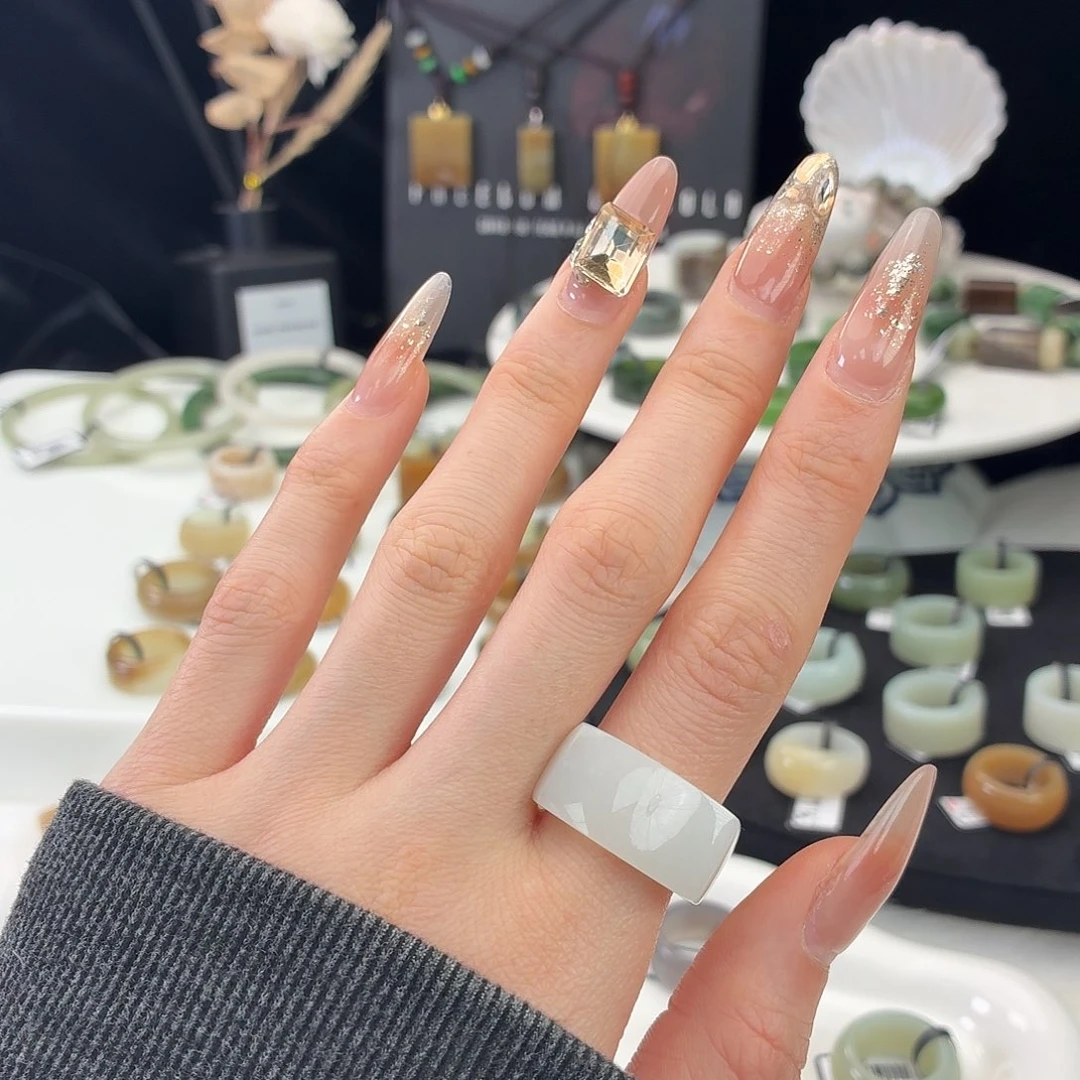 和田玉（糖玉）未镶嵌戒指j43俄白马鞍18.2